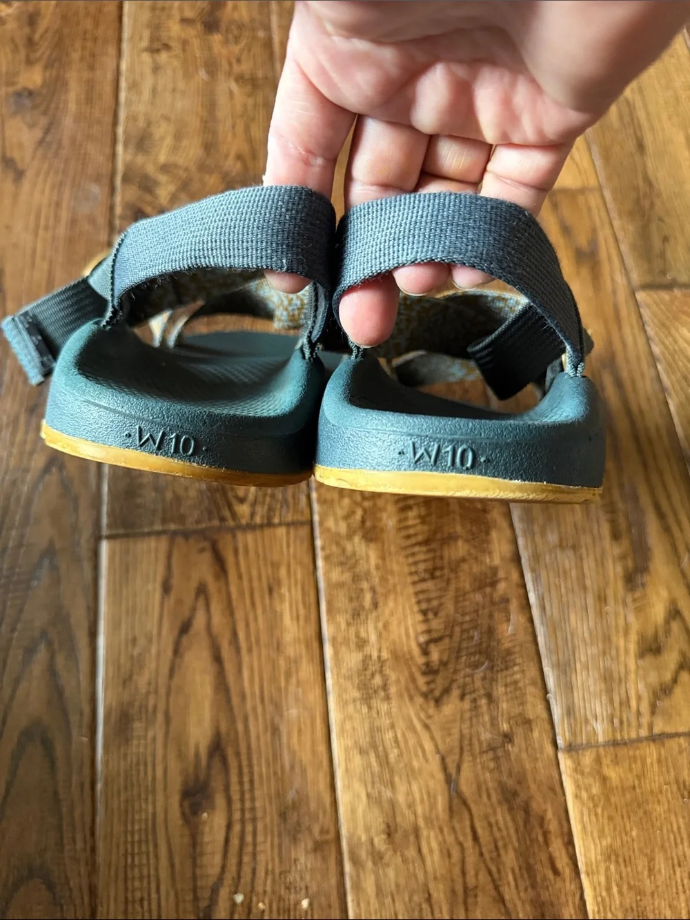 CHACO Women’s Classic Sandals Size W10